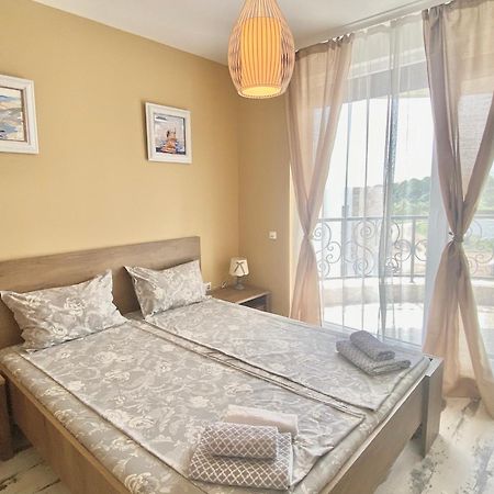 צ'רנומורץ Apartments In Complex Sunny Island Deluxe מראה חיצוני תמונה