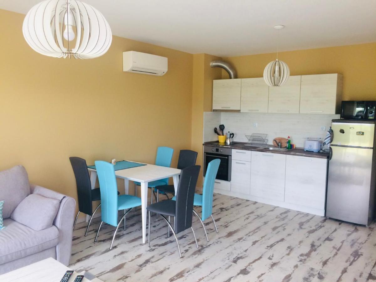 צ'רנומורץ Apartments In Complex Sunny Island Deluxe מראה חיצוני תמונה