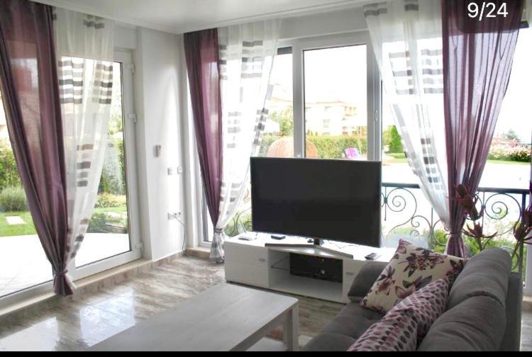 צ'רנומורץ Apartments In Complex Sunny Island Deluxe מראה חיצוני תמונה