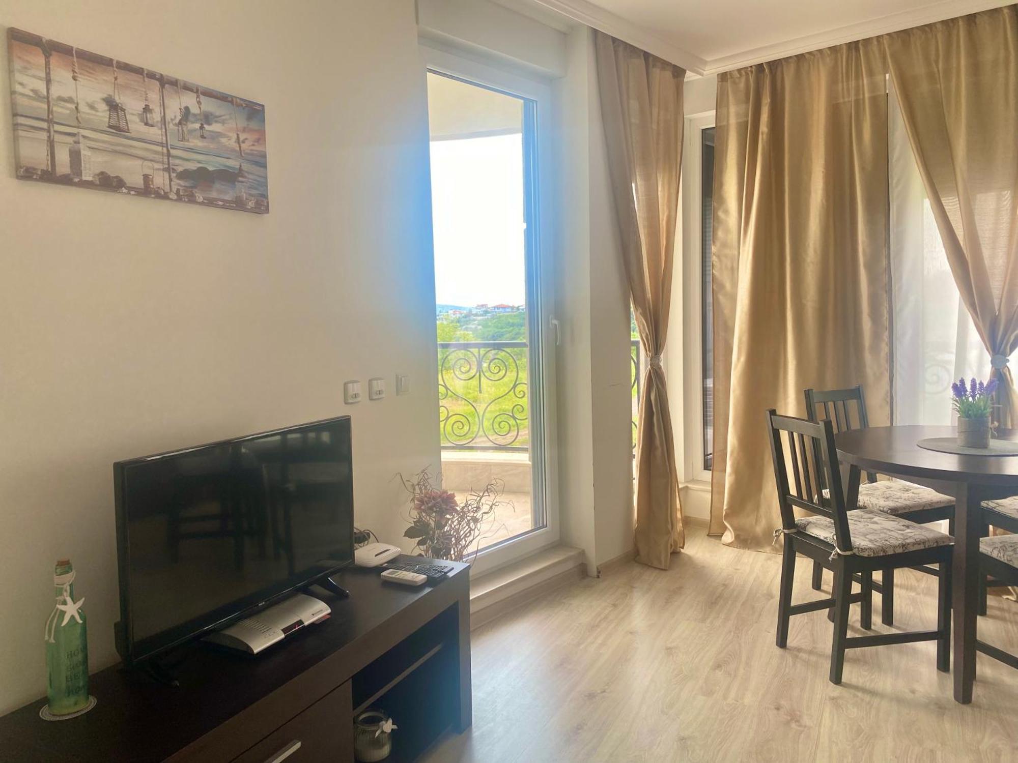 צ'רנומורץ Apartments In Complex Sunny Island Deluxe מראה חיצוני תמונה