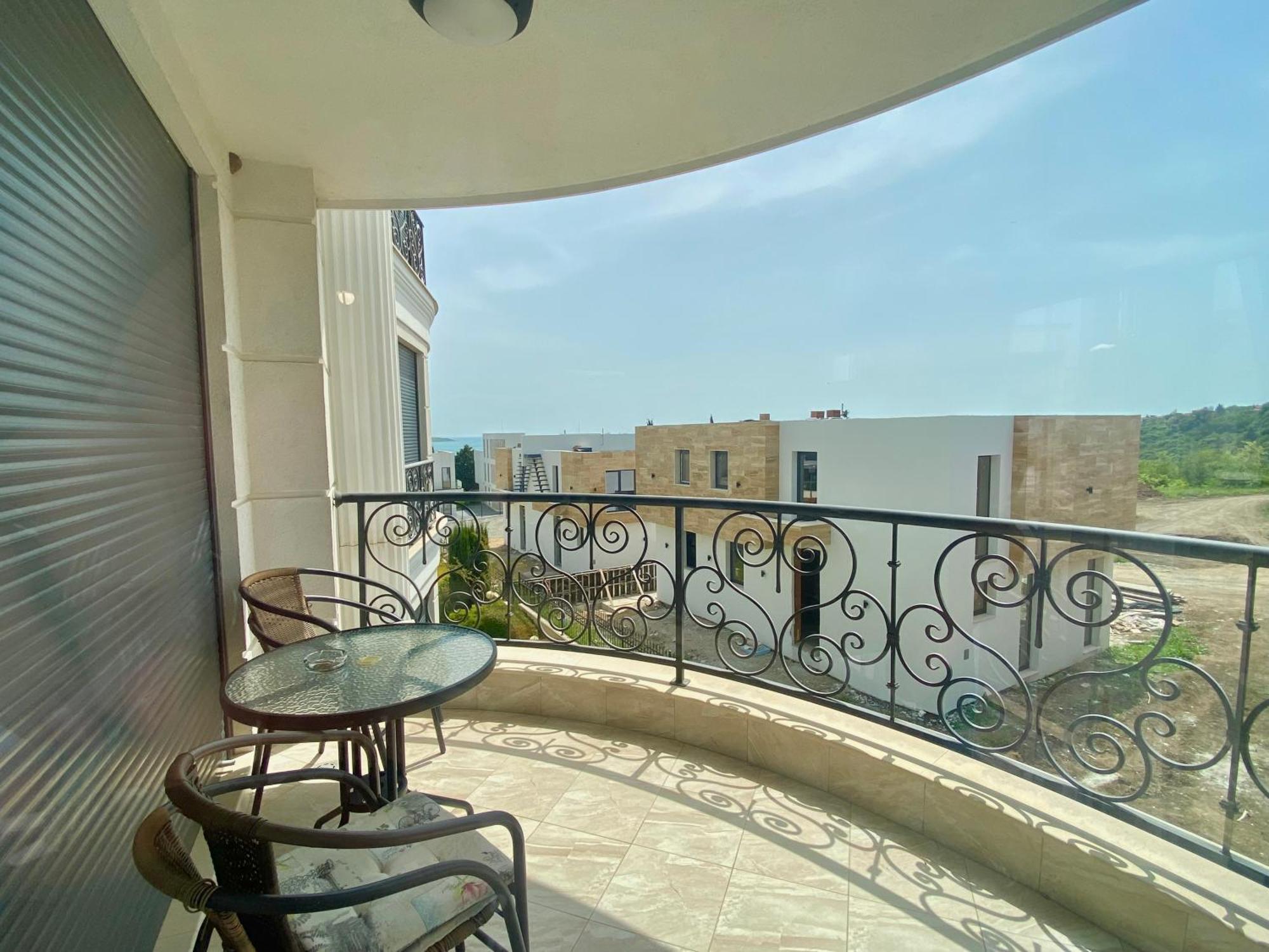 צ'רנומורץ Apartments In Complex Sunny Island Deluxe מראה חיצוני תמונה